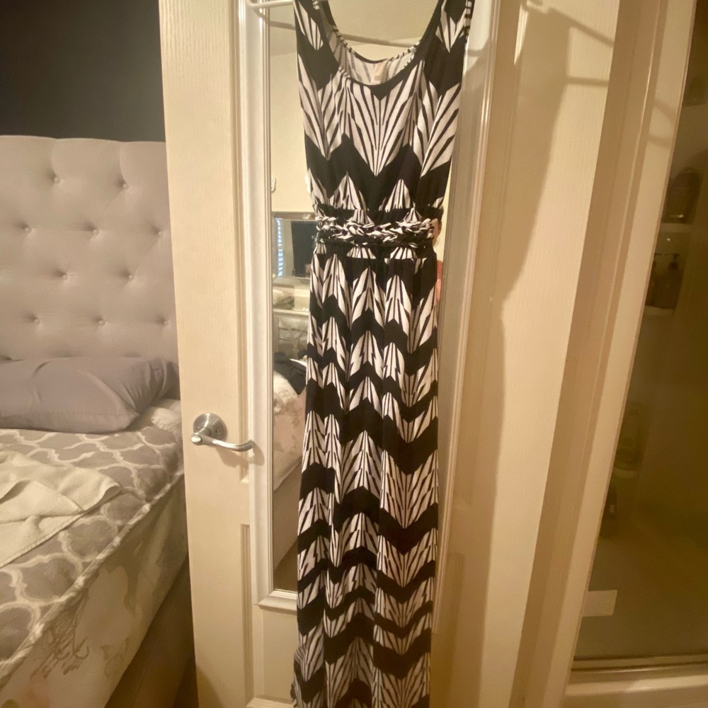 Maxi Dress - Picture 2 of 5